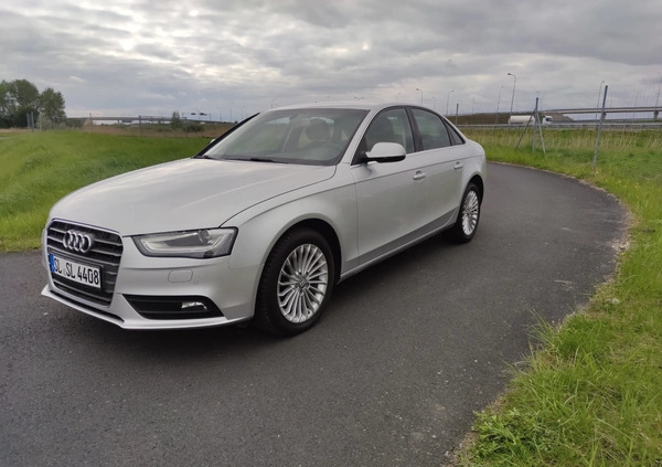 Audi A4 cena 49900 przebieg: 207000, rok produkcji 2013 z Gniezno małe 436